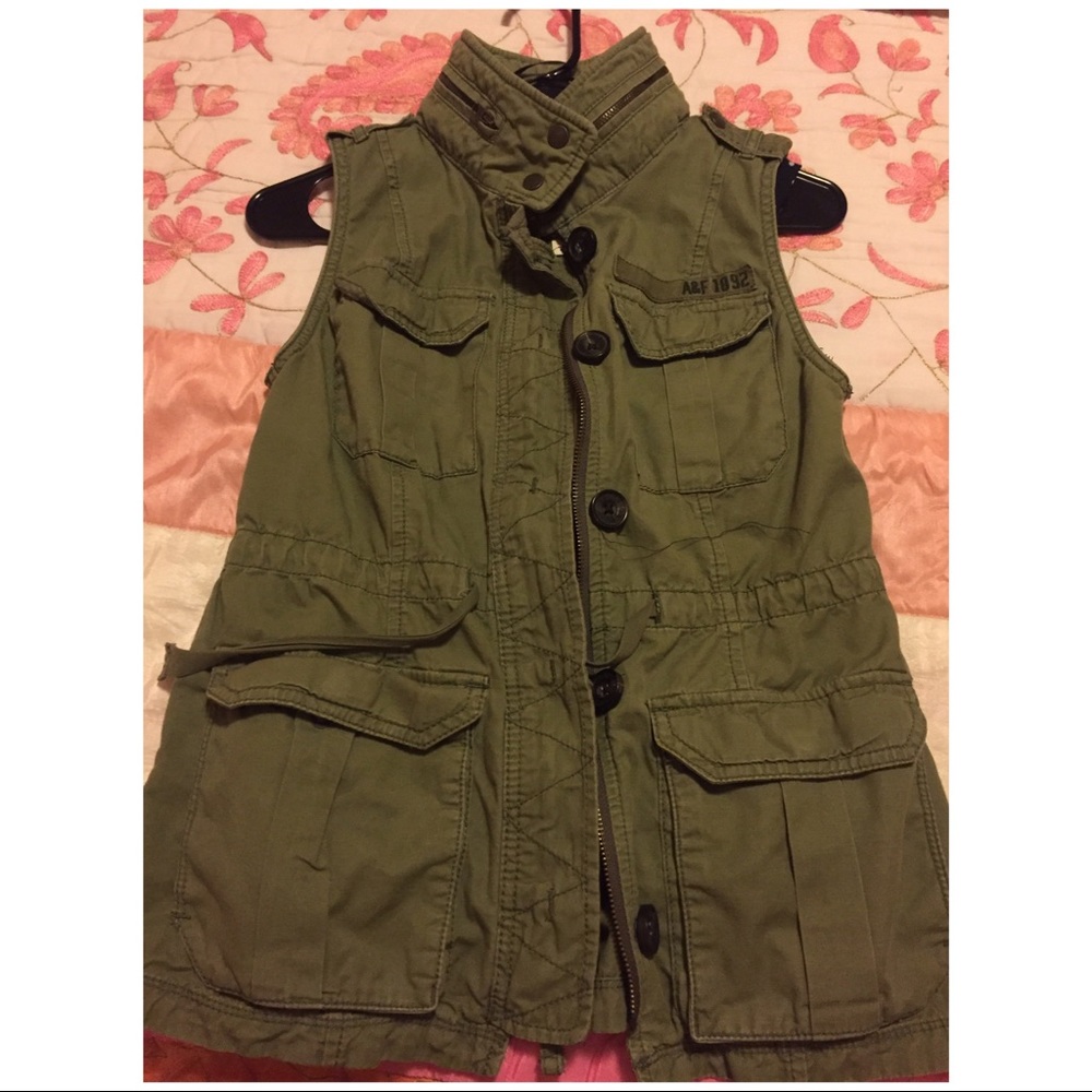 Abercrombie & Fitch Sleeveless utility vest